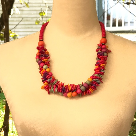☀️WEEKEND SALE☀️ ☀️Chunky painted wooden and jagged bead statement necklace - Picture 7 of 7